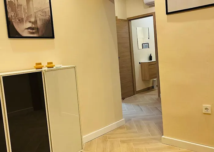 King's Square - Free Parking Apartment *